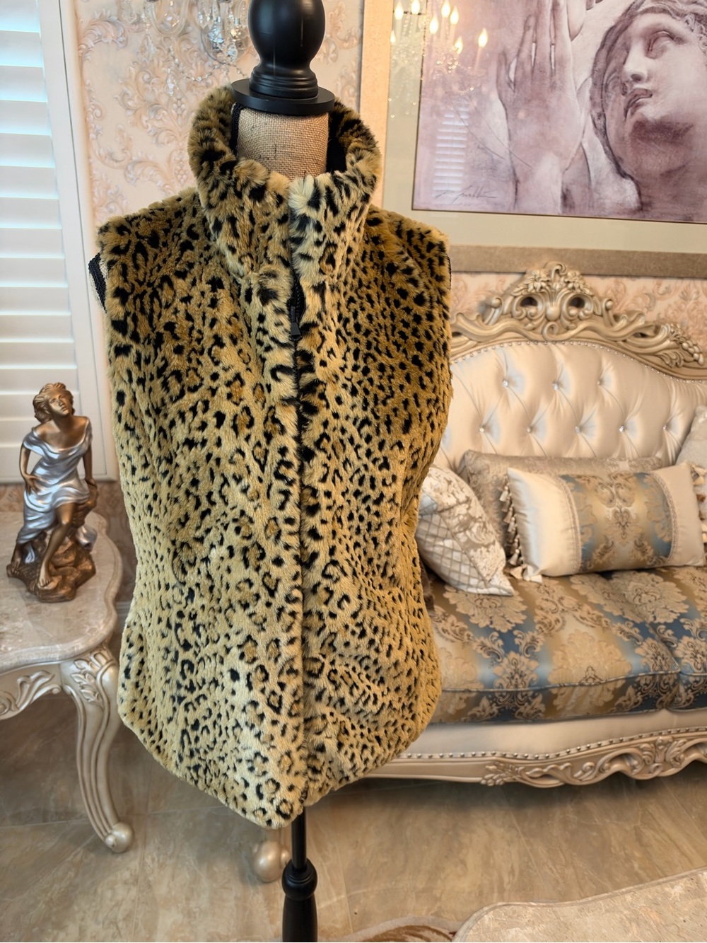 Kristen Blake Faux Fur Leopard-Print Vest in Gold and Black